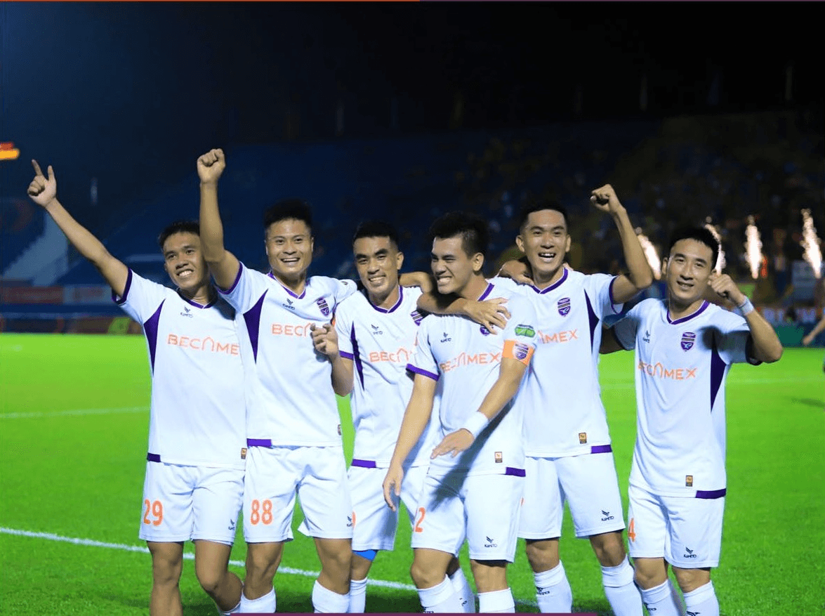 Thép Xanh Nam Định mất ngồi đầu V-League vào tay Becamex Bình Dương