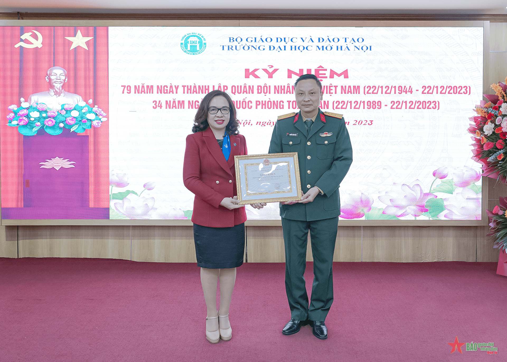 Trường Đại học Mở Hà Nội kỷ niệm Ngày thành lập Quân đội nhân dân Việt Nam