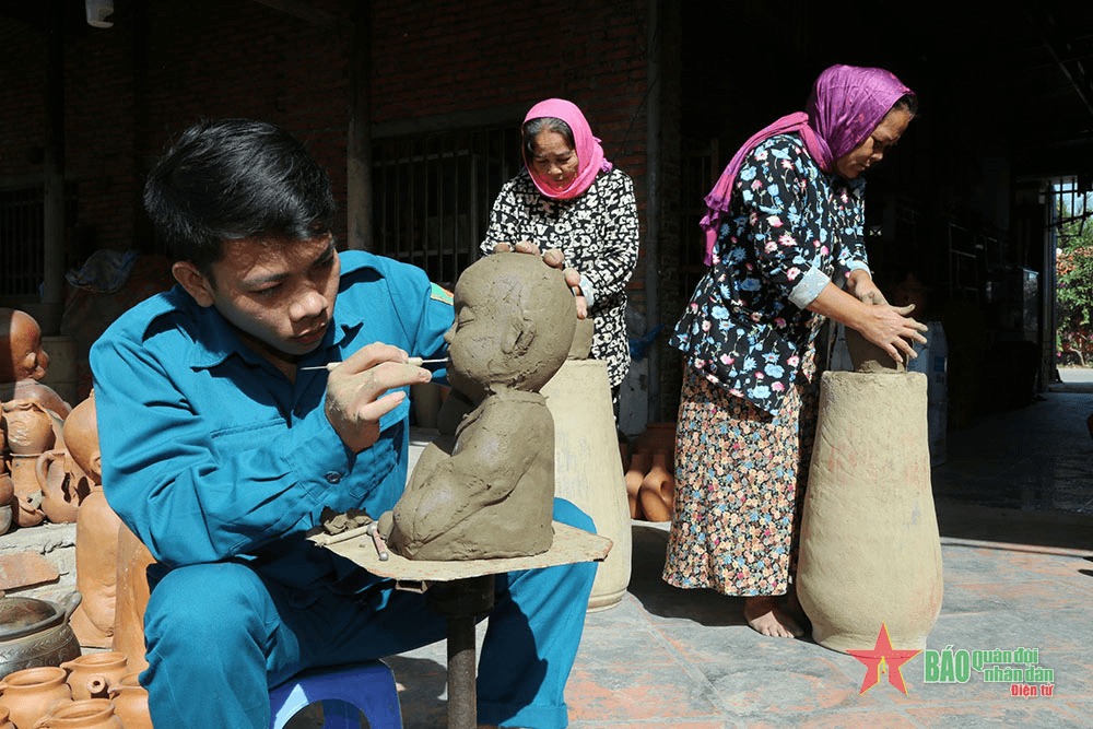 “Sao vuông” giữ lửa nghề gốm