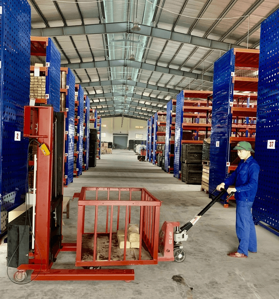 Thiết bị nâng, hạ vật tư trên giá cao tầng