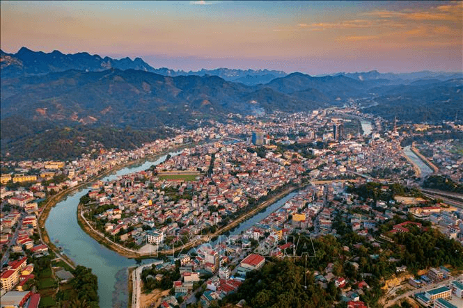 Chung tay giúp người dân thoát nghèo