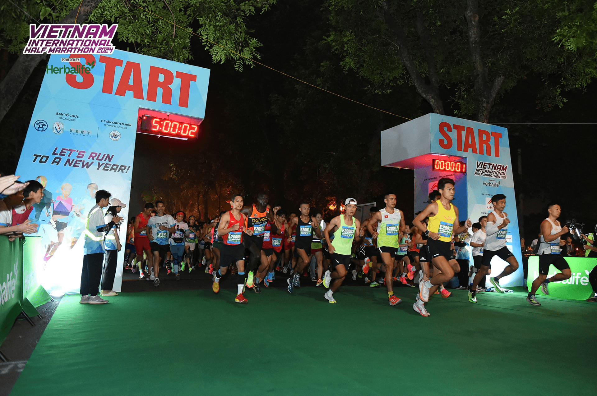 Hai kỷ lục quốc gia được phá tại Giải bán marathon Quốc tế Việt Nam 2024