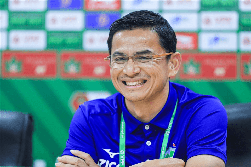 Thực hư HLV Kiatisuk dẫn dắt Công an Hà Nội FC