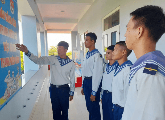 “Mỗi tuần một điều luật” ở Lữ đoàn 167, Vùng 2 Hải quân