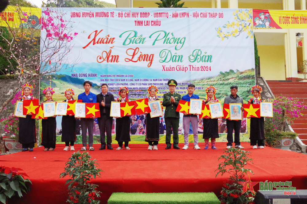 Bộ đội Biên phòng tỉnh Lai Châu phối hợp tổ chức Chương trình “Xuân Biên phòng ấm lòng dân bản”