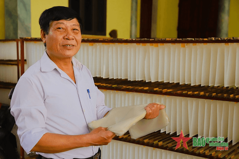 OCOP 3 sao - “vé thông hành” giúp bánh đa Trung Hà cháy hàng dịp Tết