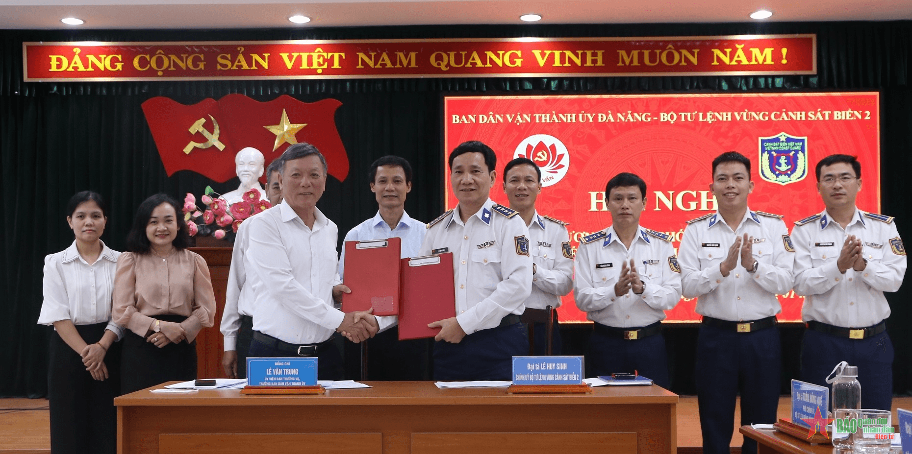 Ký kết phối hợp công tác dân vận “Cảnh sát biển đồng hành với ngư dân”