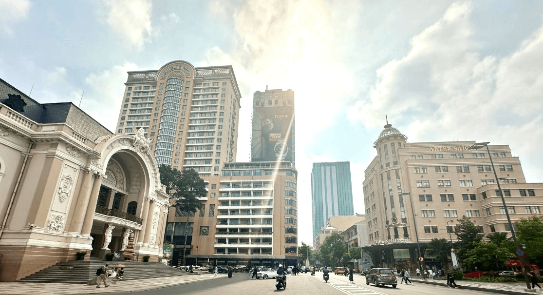 Giá thuê mặt bằng đắc địa tại Hà Nội và TP Hồ Chí Minh tăng