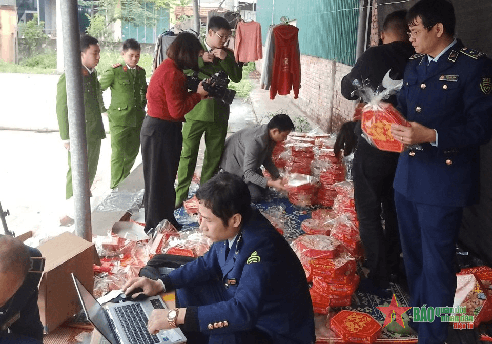 Phát hiện cơ sở sản xuất mứt Tết giả tại Vĩnh Phúc