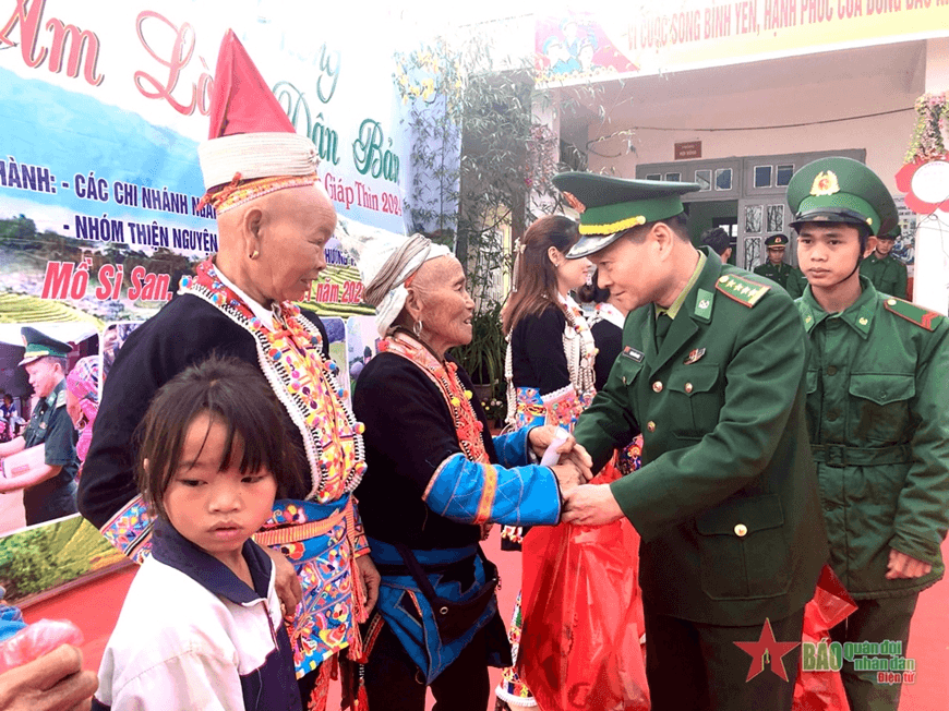 Để xuân biên cương thêm ý nghĩa