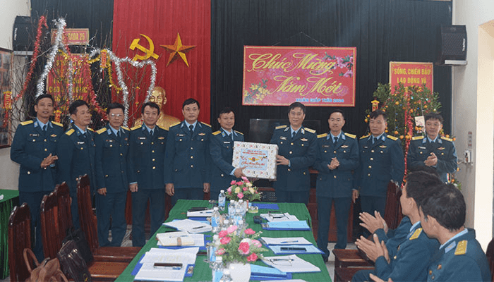 Đoàn công tác Quân chủng Phòng không – Không quân thăm, kiểm tra, chúc Tết các trạm radar thuộc Trung đoàn 295, Sư đoàn 363

​