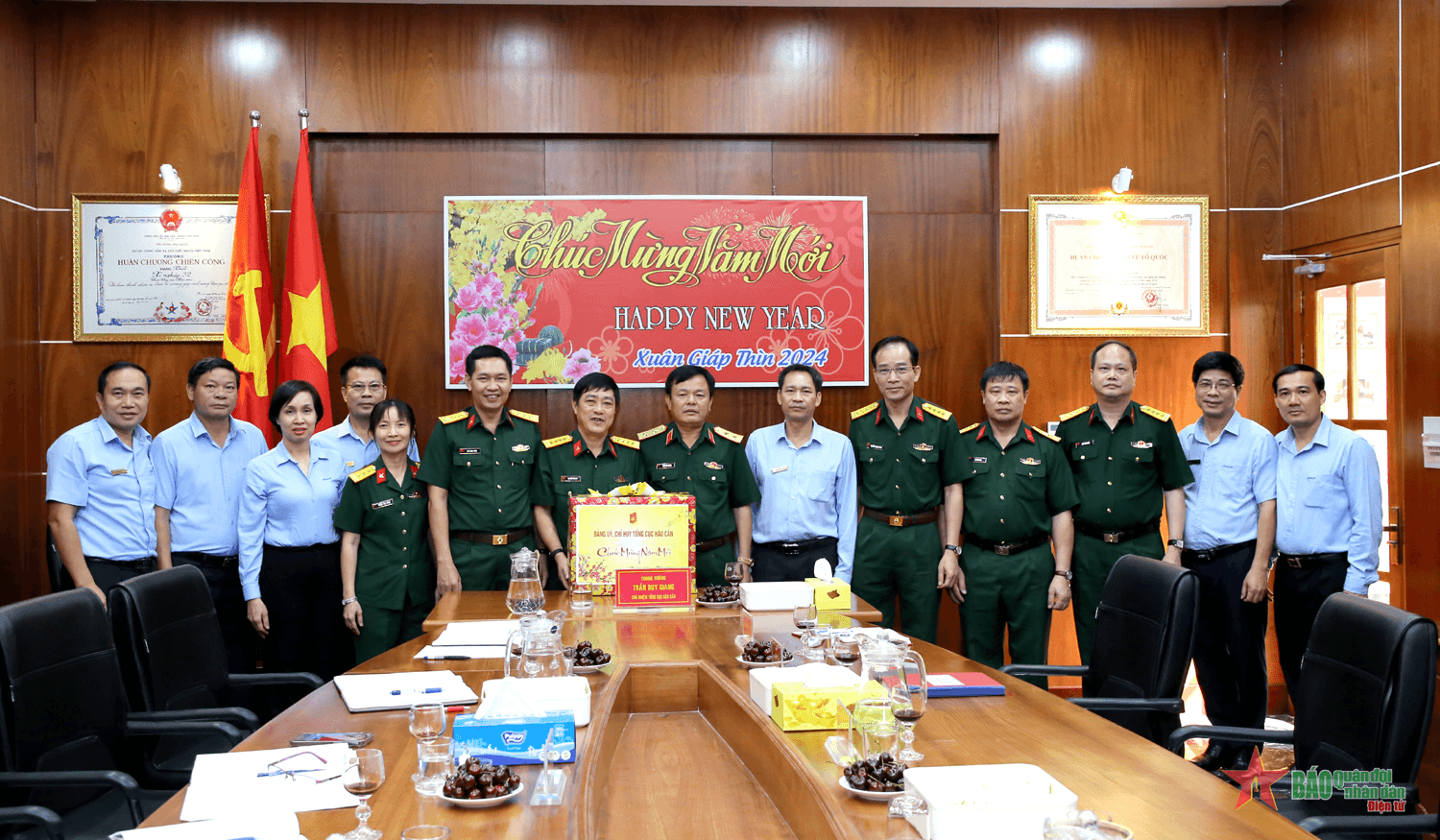 Trung tướng Trần Duy Giang thăm, kiểm tra, chúc Tết các doanh nghiệp hậu cần phía Nam