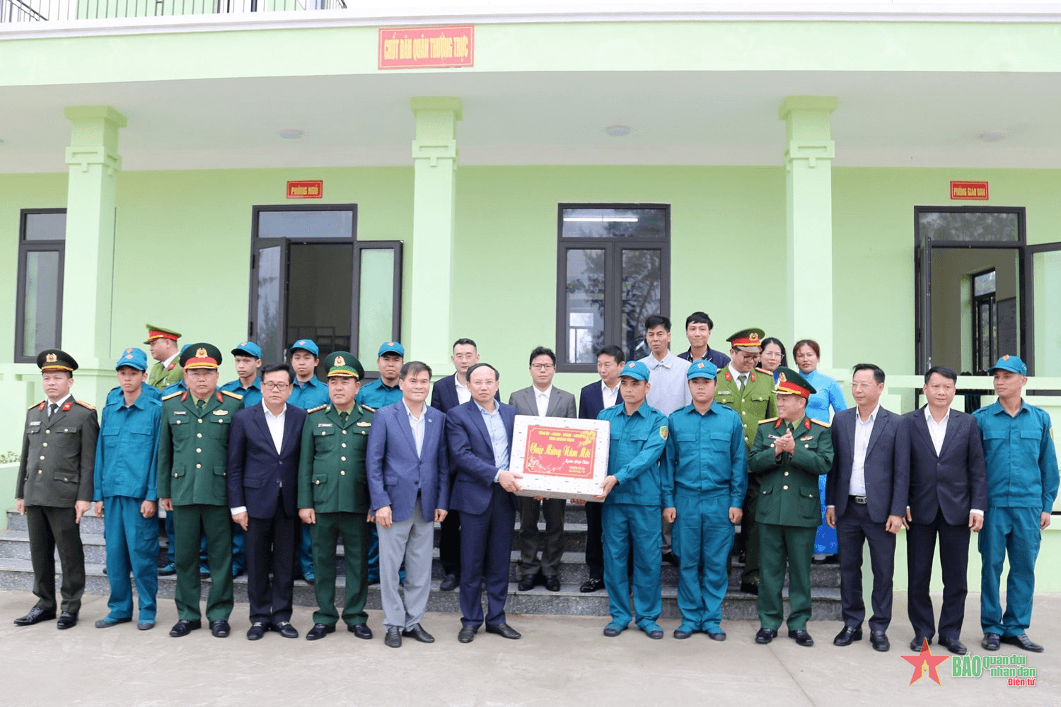 Bí thư Tỉnh ủy Quảng Ninh thăm, chúc Tết Tiểu đội Dân quân thường trực phường Trà Cổ (TP Móng Cái)