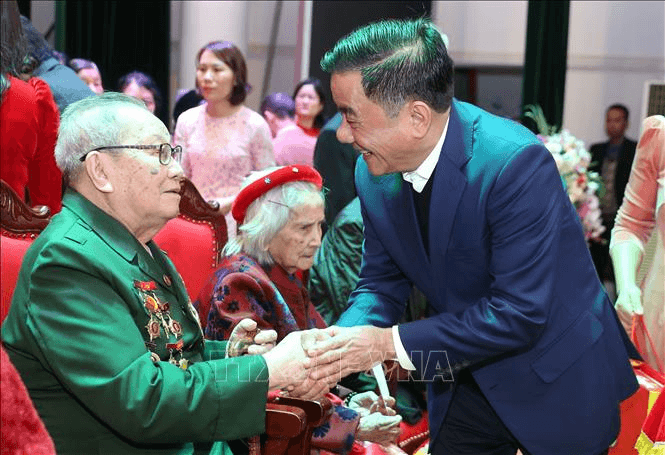 Lãnh đạo Đảng, Nhà nước thăm, tặng quà Tết tại Lào Cai, Kiên Giang