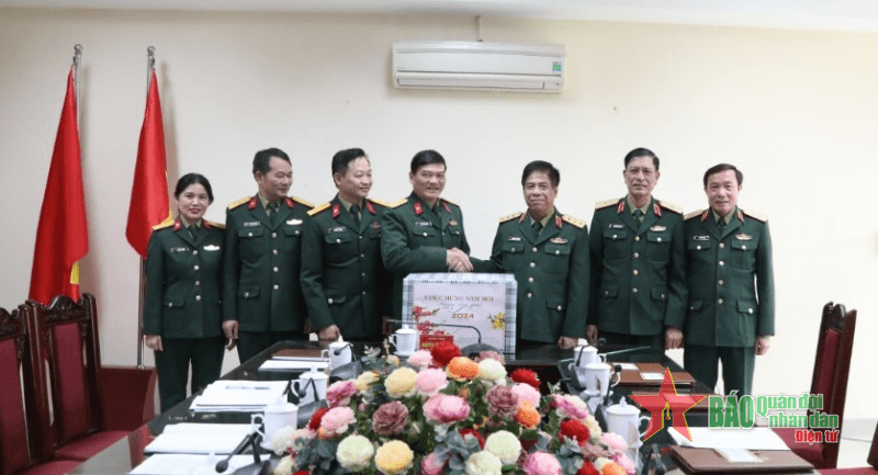 Thượng tướng Nguyễn Văn Nghĩa thăm, chúc Tết các đơn vị