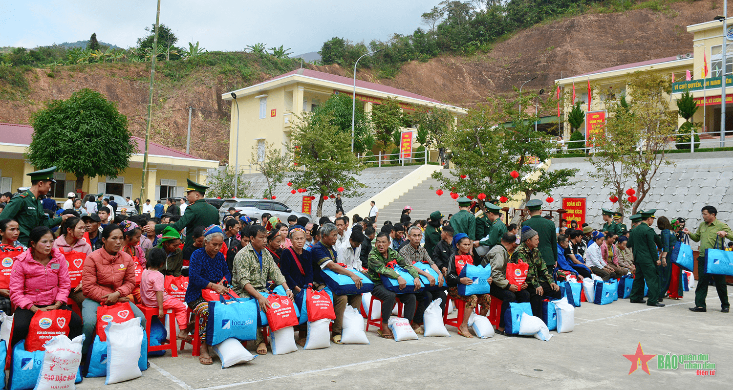 Xuân ấm miền biên cương