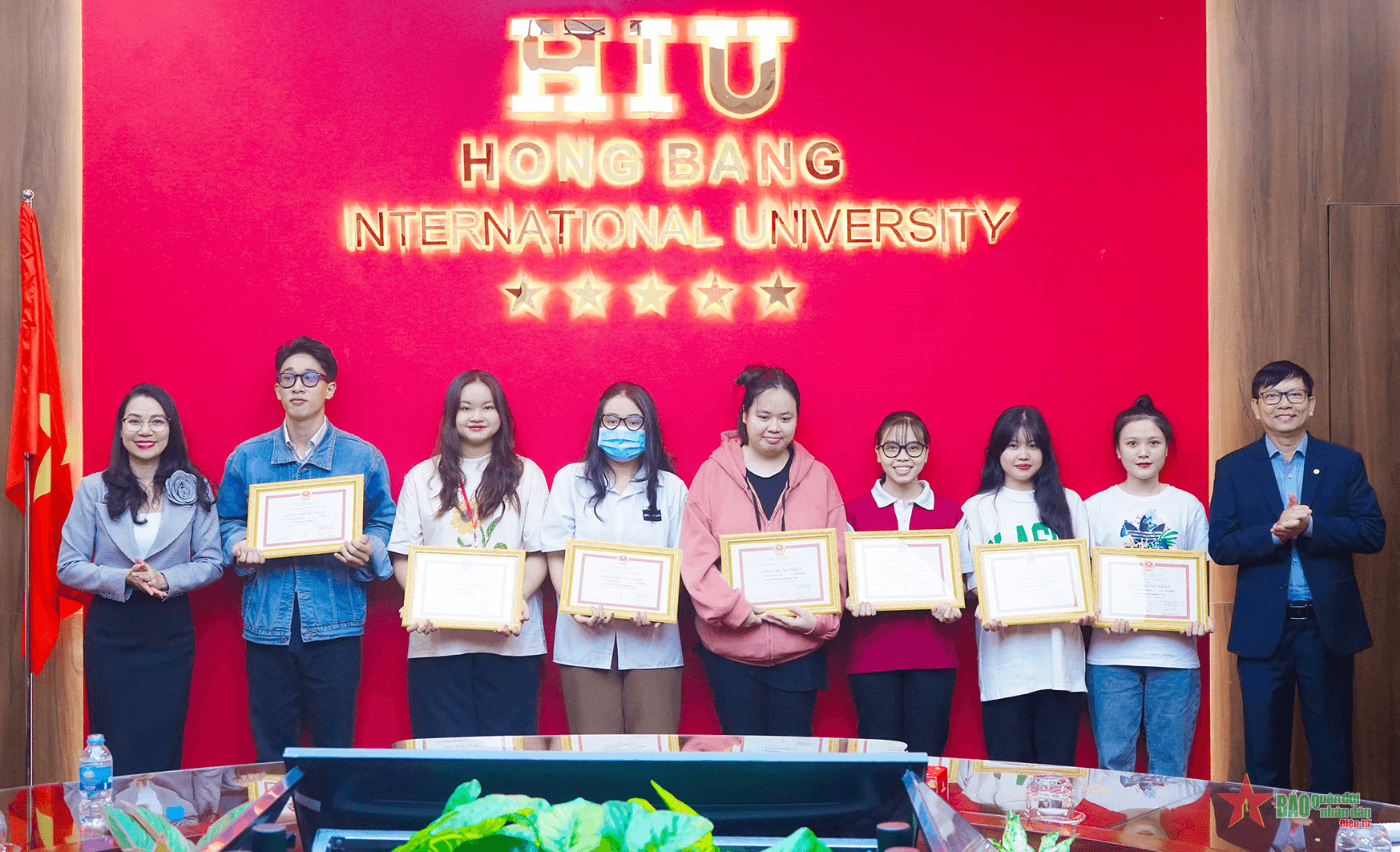Trao hơn 15.000 phần quà Tết đến sinh viên dịp Tết Giáp Thìn