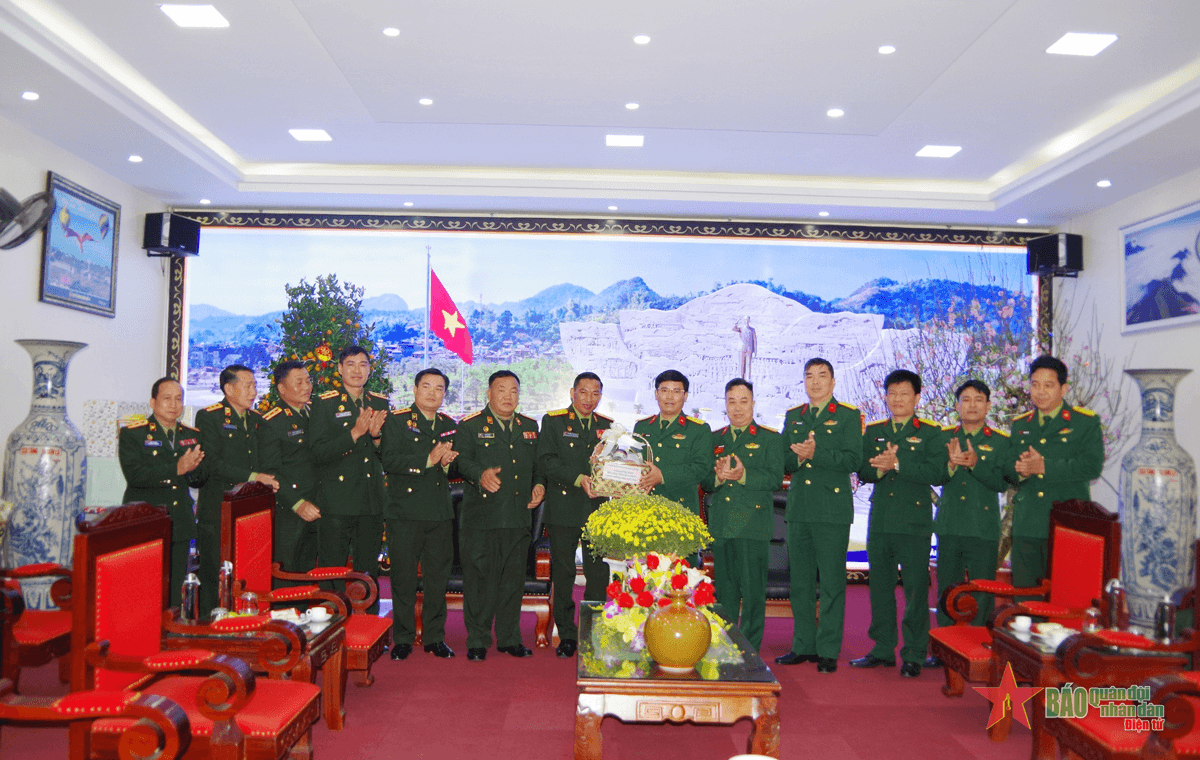 Bộ CHQS tỉnh Huaphanh, Lào thăm, chúc Tết Bộ CHQS tỉnh Sơn La