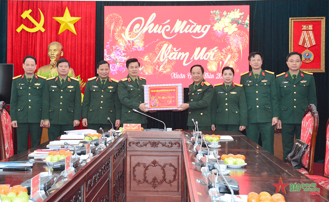 Thượng tướng Trịnh Văn Quyết thăm, chúc Tết các cơ quan thuộc Tổng cục Chính trị Quân đội nhân dân Việt Nam