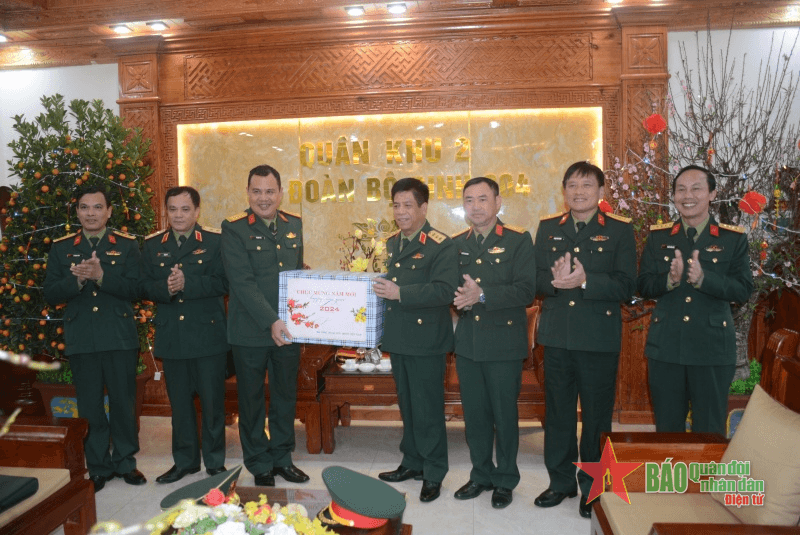 Thượng tướng Nguyễn Văn Nghĩa thăm, chúc Tết các đơn vị