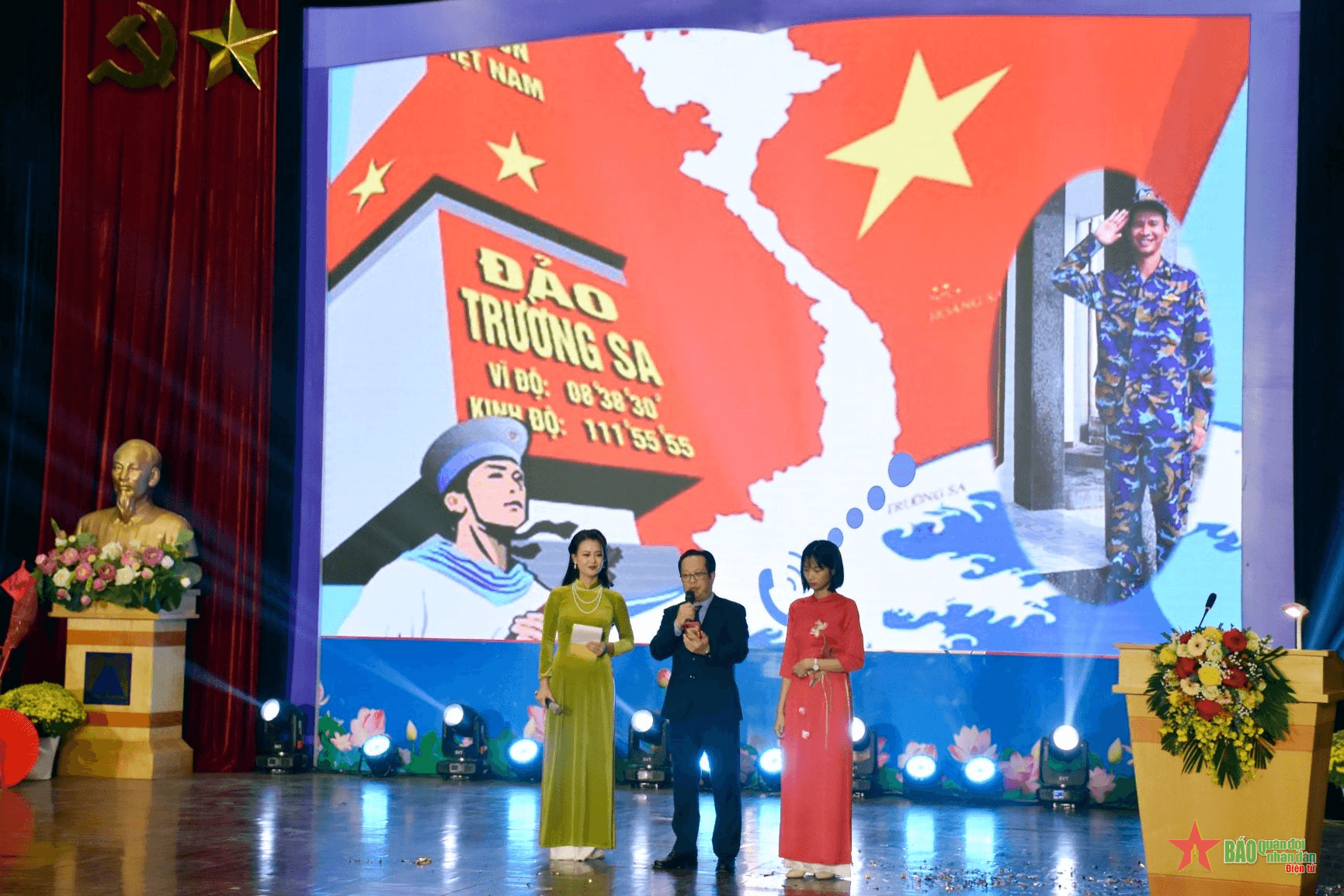 Công đoàn ngành giáo dục Hà Nội tặng quà Tết gia đình chiến sĩ biên giới, đảo xa