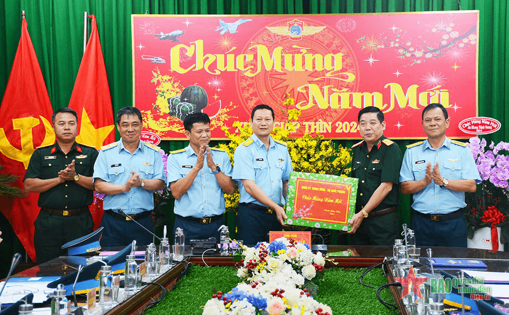 Quân ủy Trung ương, Bộ Quốc phòng kiểm tra, chúc Tết tại Bệnh viện Quân y 175 và Sư đoàn 370