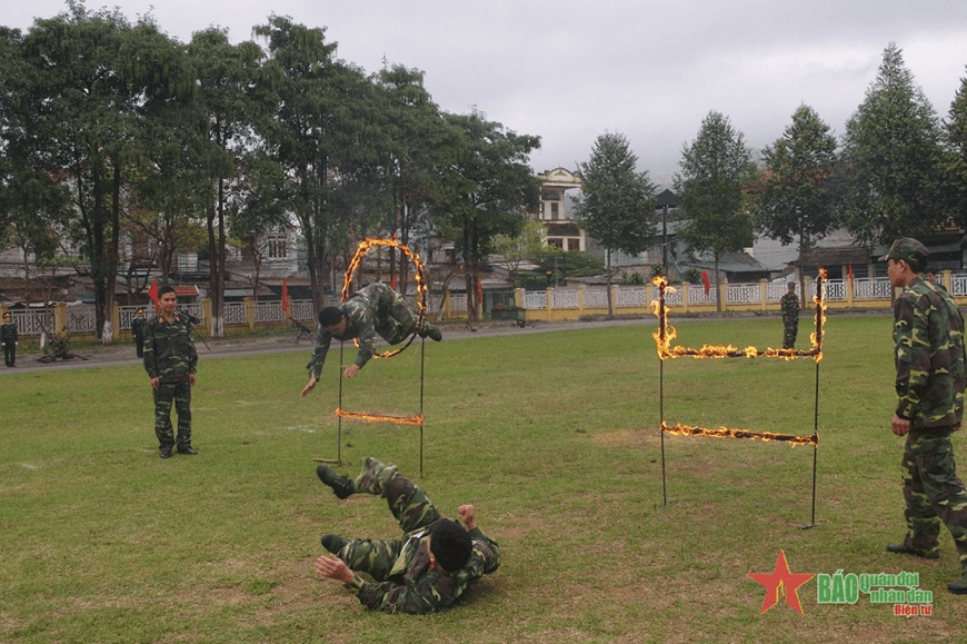 Thi đua lập công mừng xuân, dâng Đảng