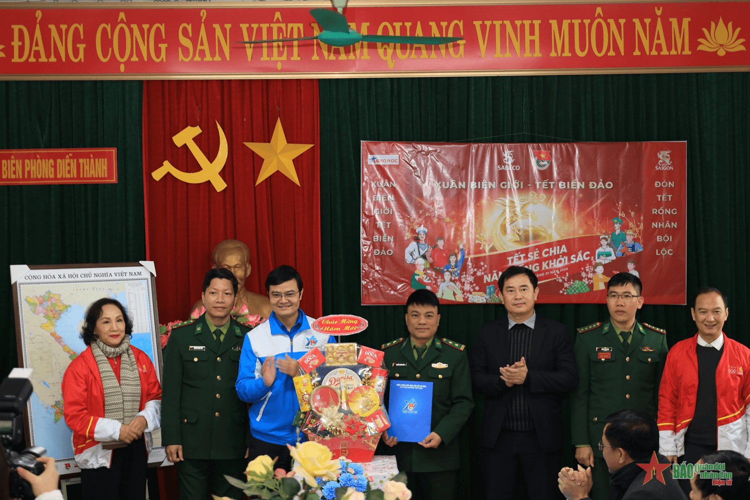 Nhiều phần quà thiết thực trong Chương trình “Tết sẻ chia, năm Rồng khởi sắc”