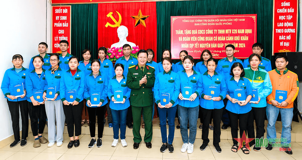 Tết sẻ chia, yêu thương