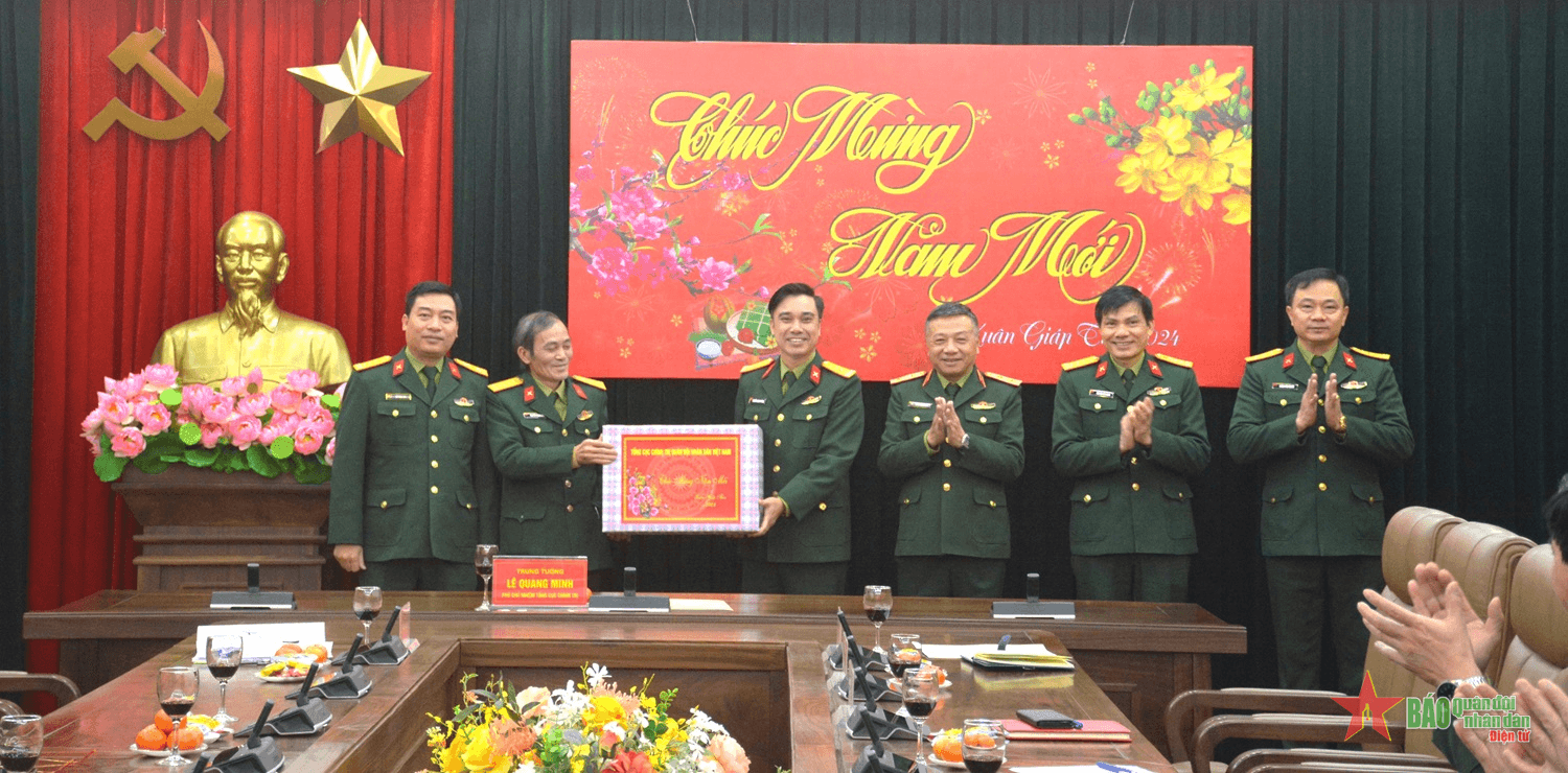Trung tướng Lê Quang Minh kiểm tra, chúc Tết một số cơ quan, đơn vị