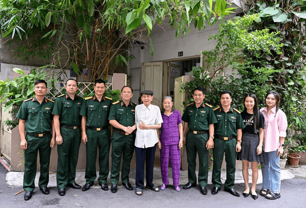 Làm báo Tết ở chiến trường