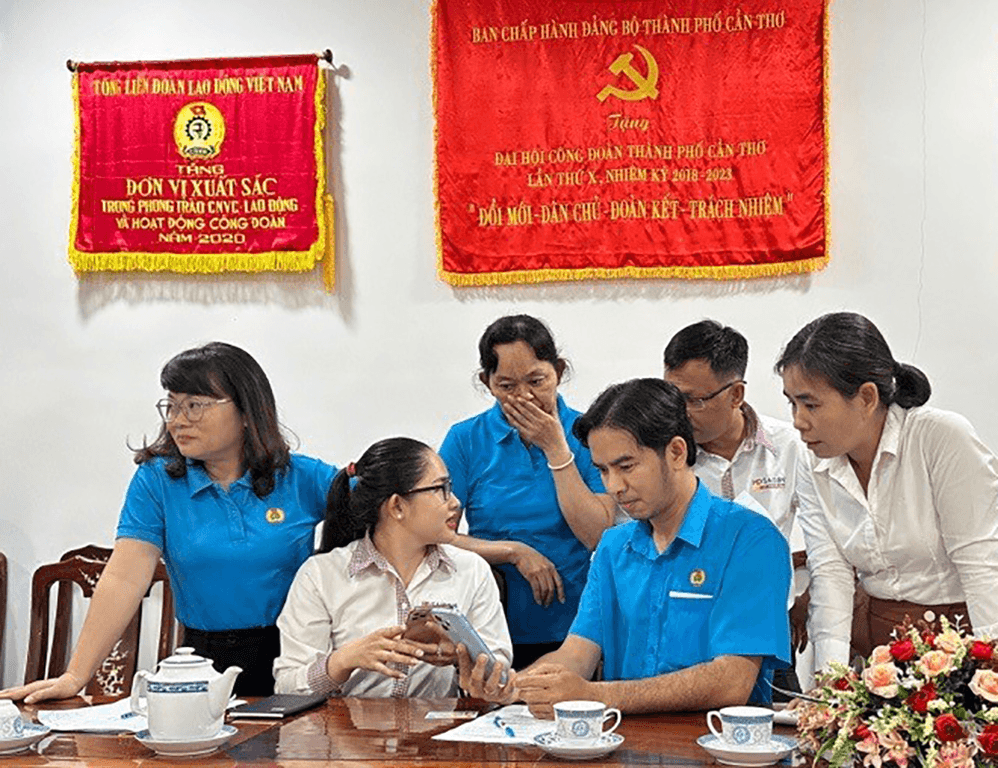 Ấm áp chợ Tết công đoàn online 2024