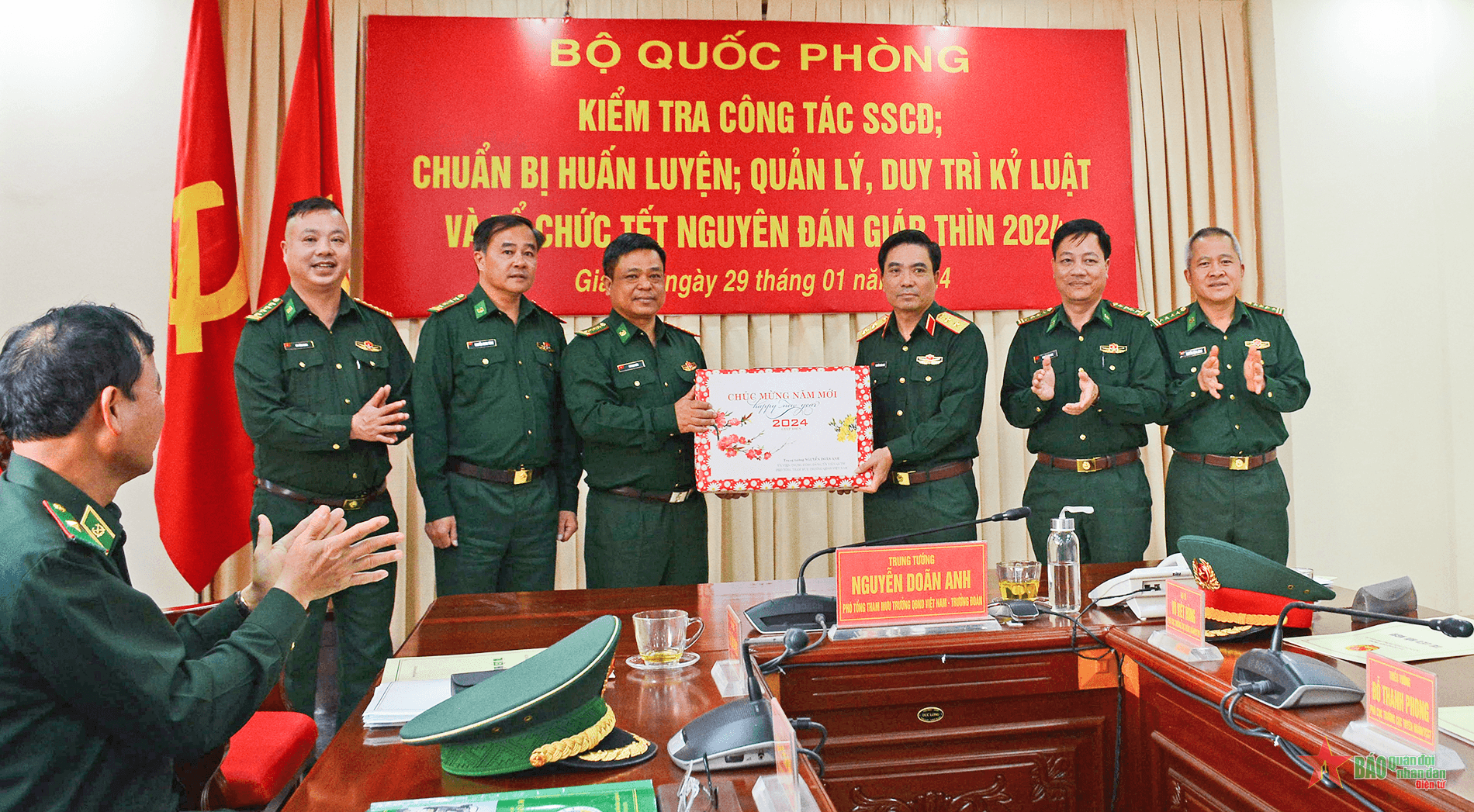Trung tướng Nguyễn Doãn Anh kiểm tra công tác sẵn sàng chiến đấu tại Bộ Chỉ huy Bộ đội Biên phòng tỉnh Gia Lai