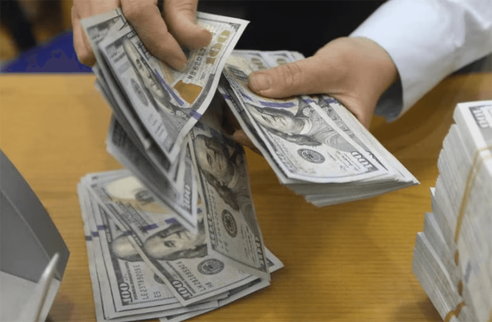 Giá USD thị trường tự do biến động ra sao khi gần Tết?