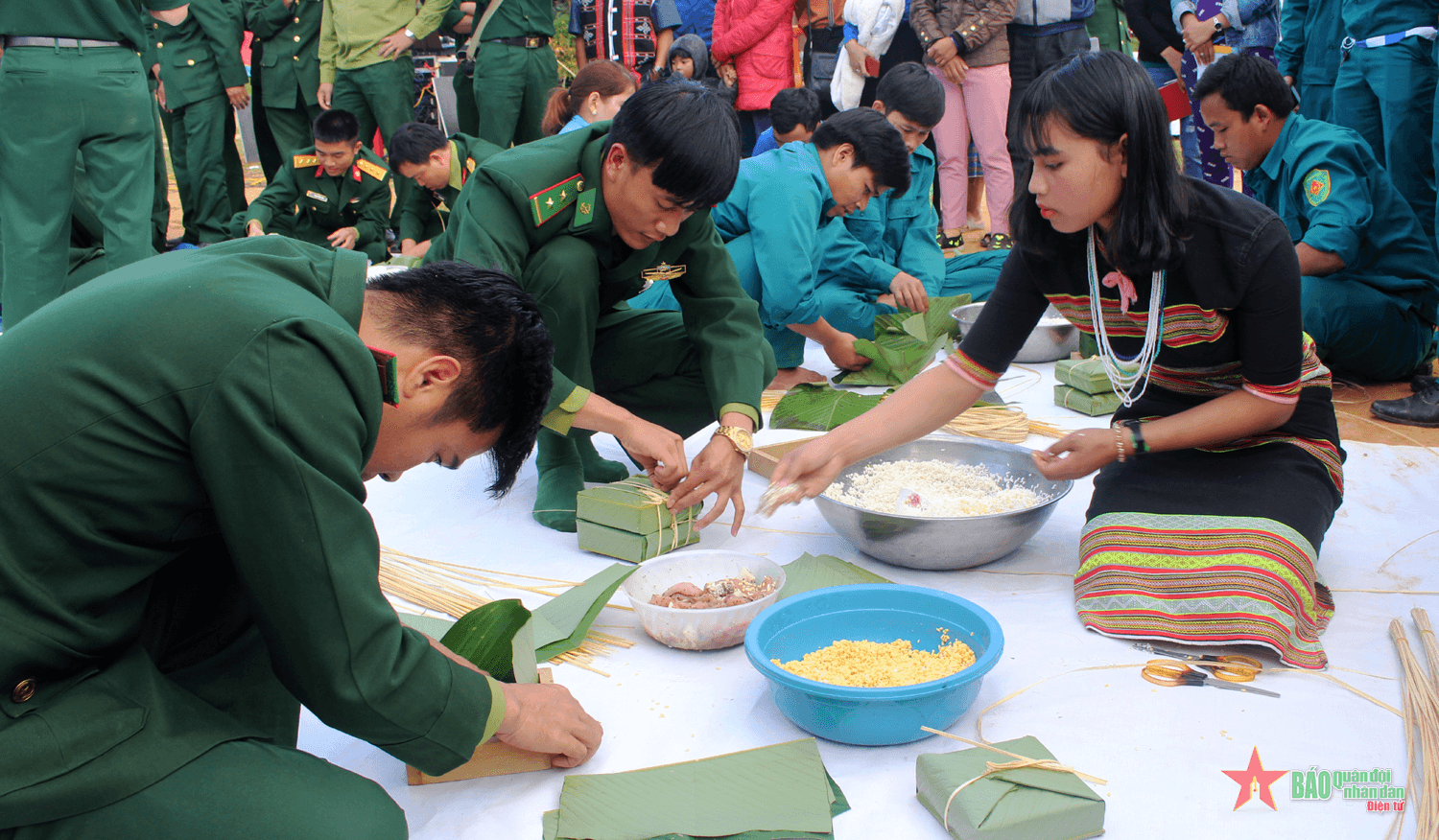 “Bánh chưng xanh” ấm tình quân dân