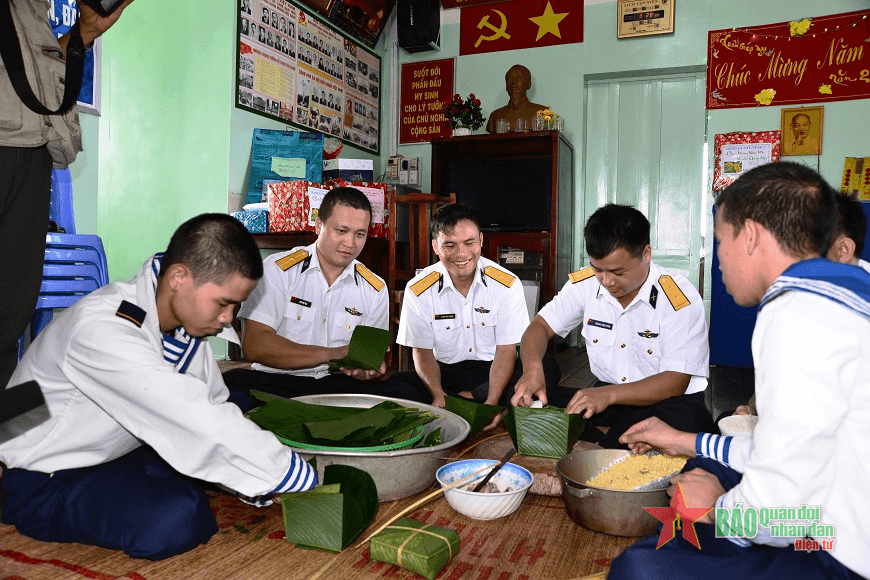 30 năm hương vị “bánh chưng nhà giàn” còn lưu mãi