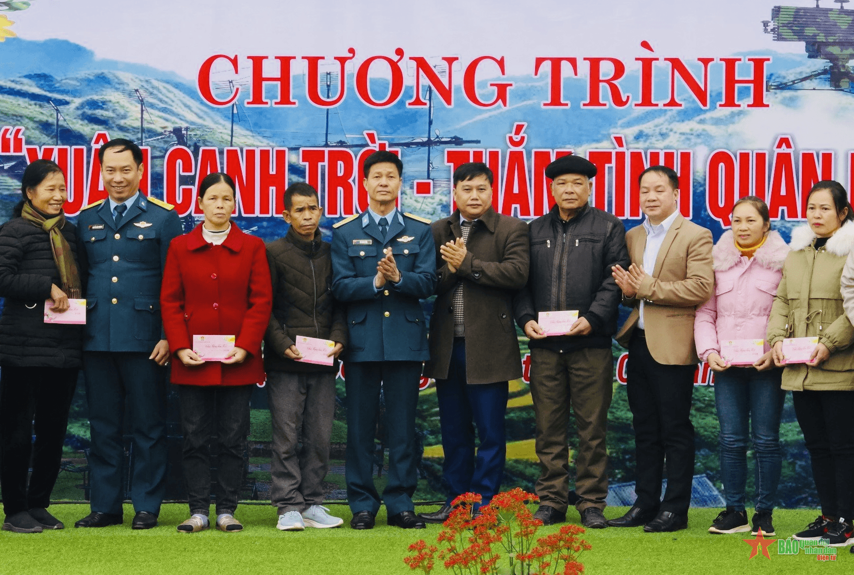 “Xuân canh trời - Thắm tình quân dân” tại Sư đoàn Phòng không 365
