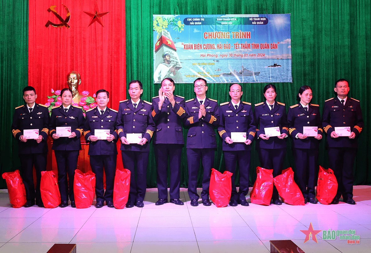 Chương trình “Xuân biên cương hải đảo - Tết thắm tình quân dân” năm 2024