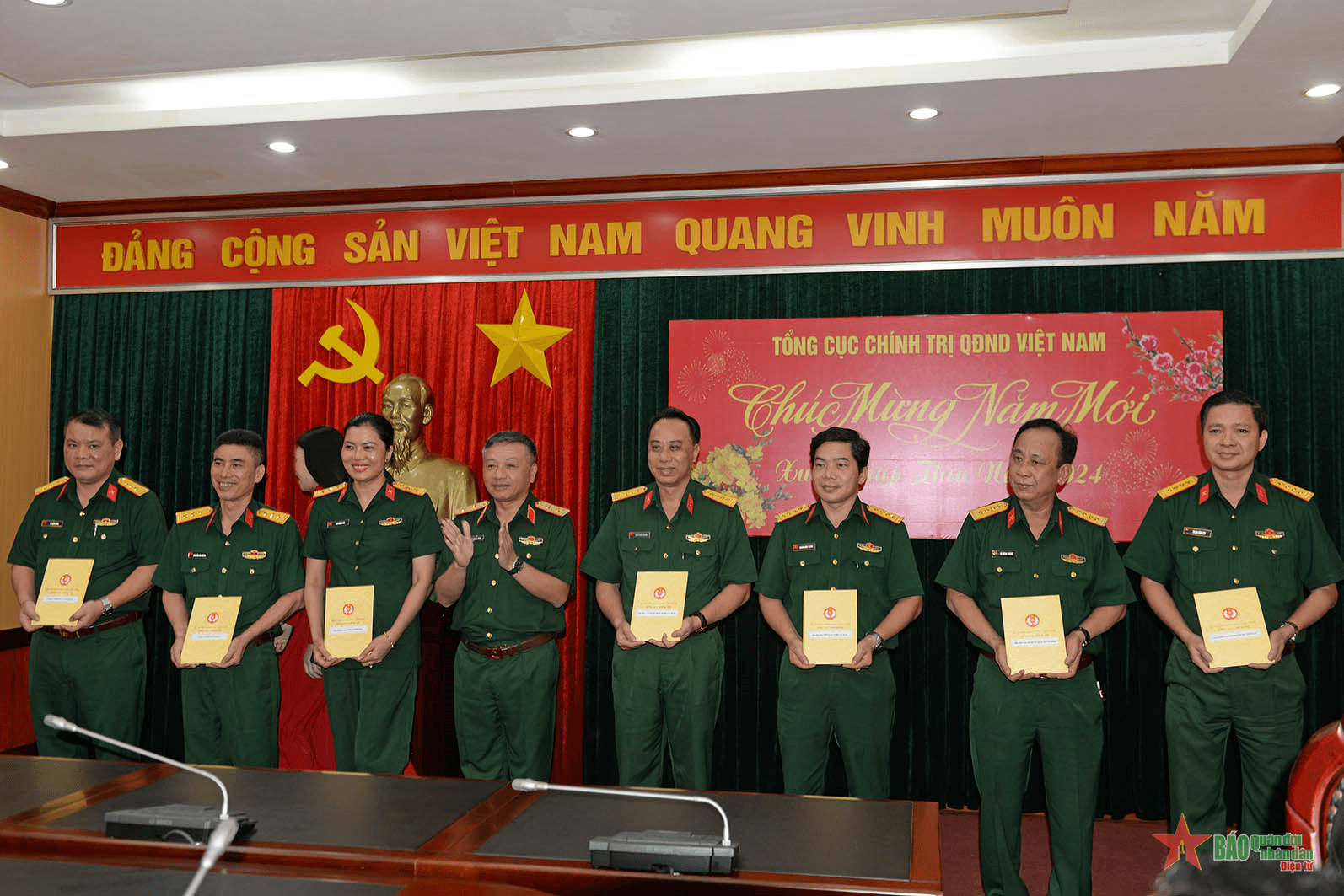 Trung tướng Lê Quang Minh gặp mặt, chúc Tết các cơ quan, đơn vị thuộc Tổng cục Chính trị tại TP Hồ Chí Minh