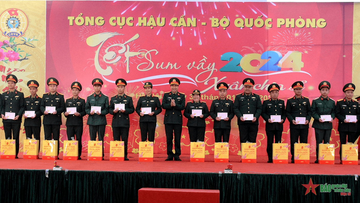 Ấm áp chương trình “Tết sum vầy - Xuân chia sẻ” của Tổng cục Hậu cần khu vực phía Bắc