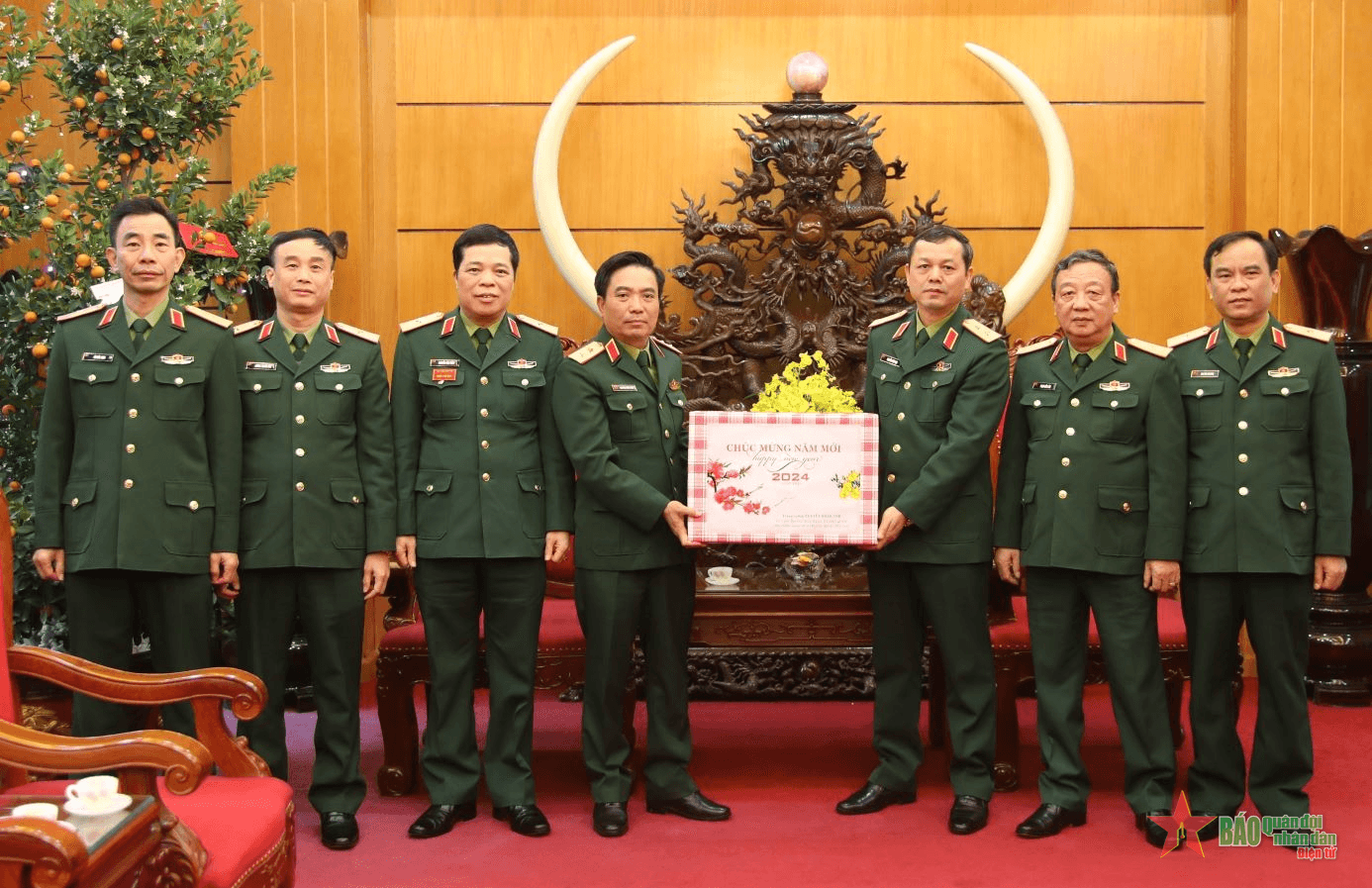 Trung tướng Nguyễn Doãn Anh thăm, chúc Tết tại Học viện Chính trị