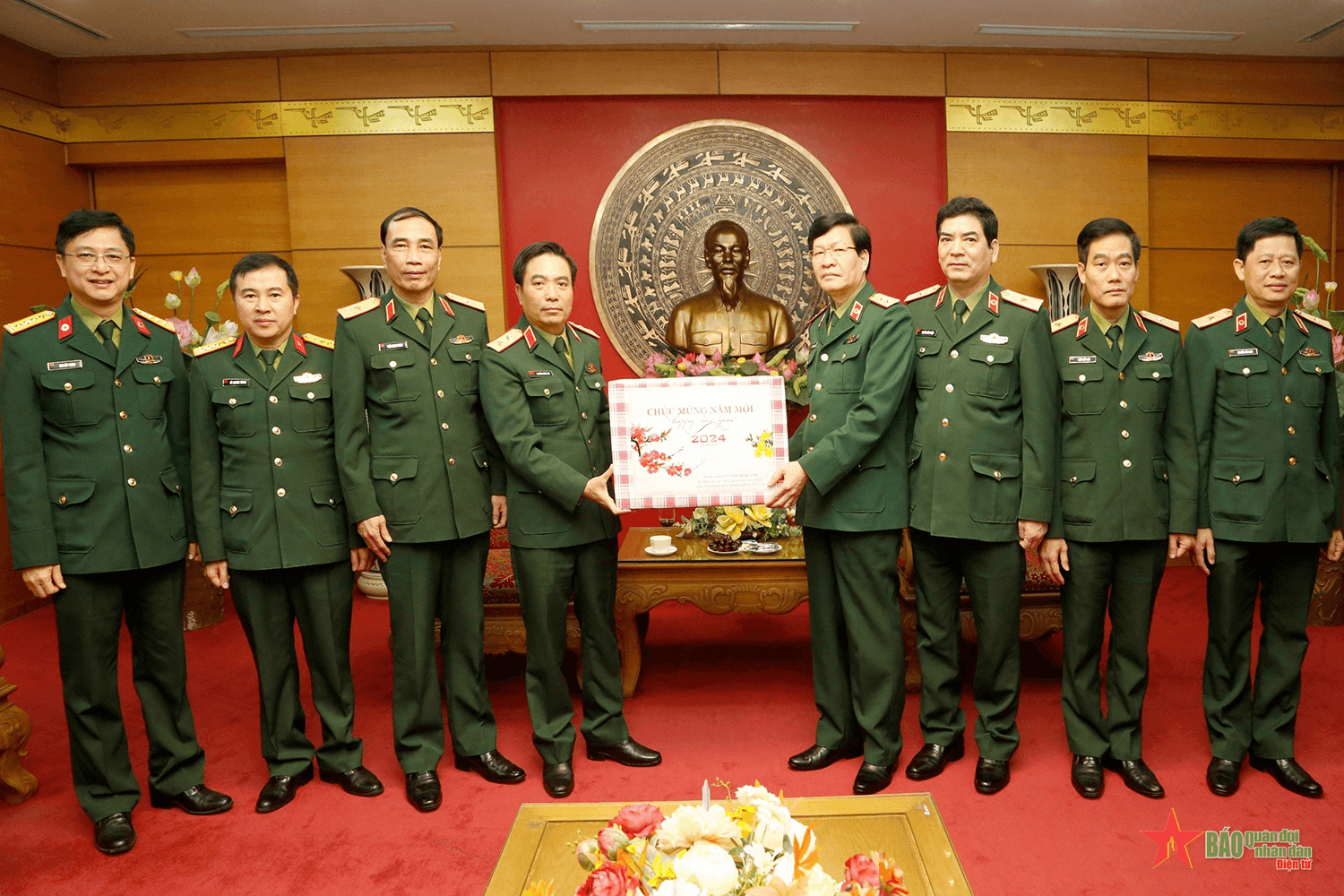 Trung tướng Nguyễn Doãn Anh thăm, chúc Tết tại Học viện Quân y