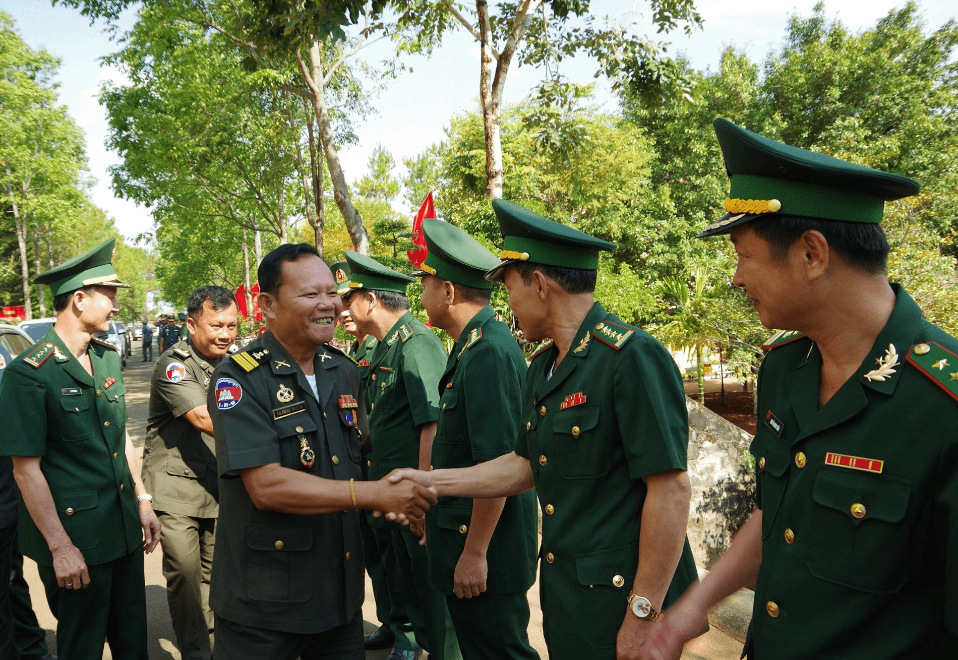 Lực lượng vũ trang Campuchia thăm, chúc Tết Bộ đội Biên phòng tỉnh Đắk Nông