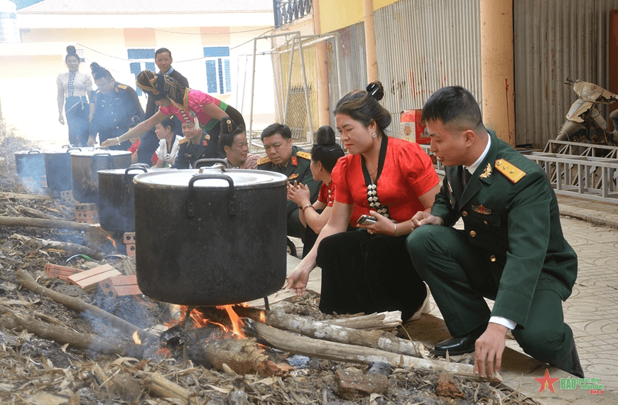 Diễn đàn chủ nhật: Xuân ấm tình quân dân
