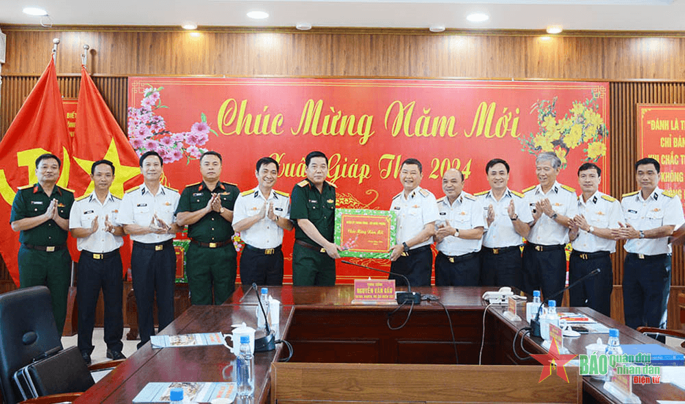 Tết vui tươi, an toàn, sẵn sàng chiến đấu cao