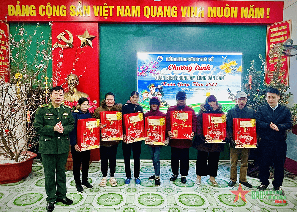 Tình quân dân ấm áp ở Trà Cổ