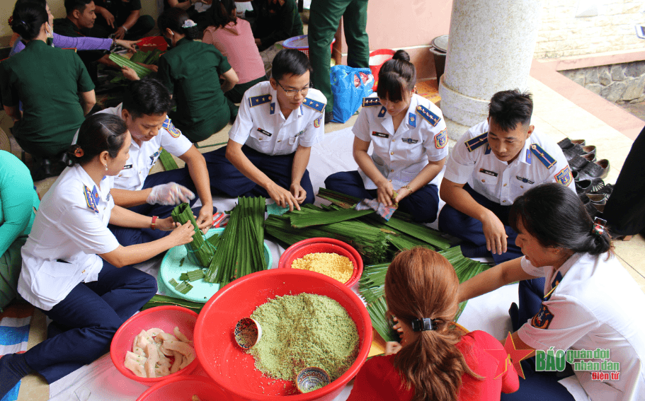 Thắm tình quân dân qua Chương trình "Tết hải đảo"