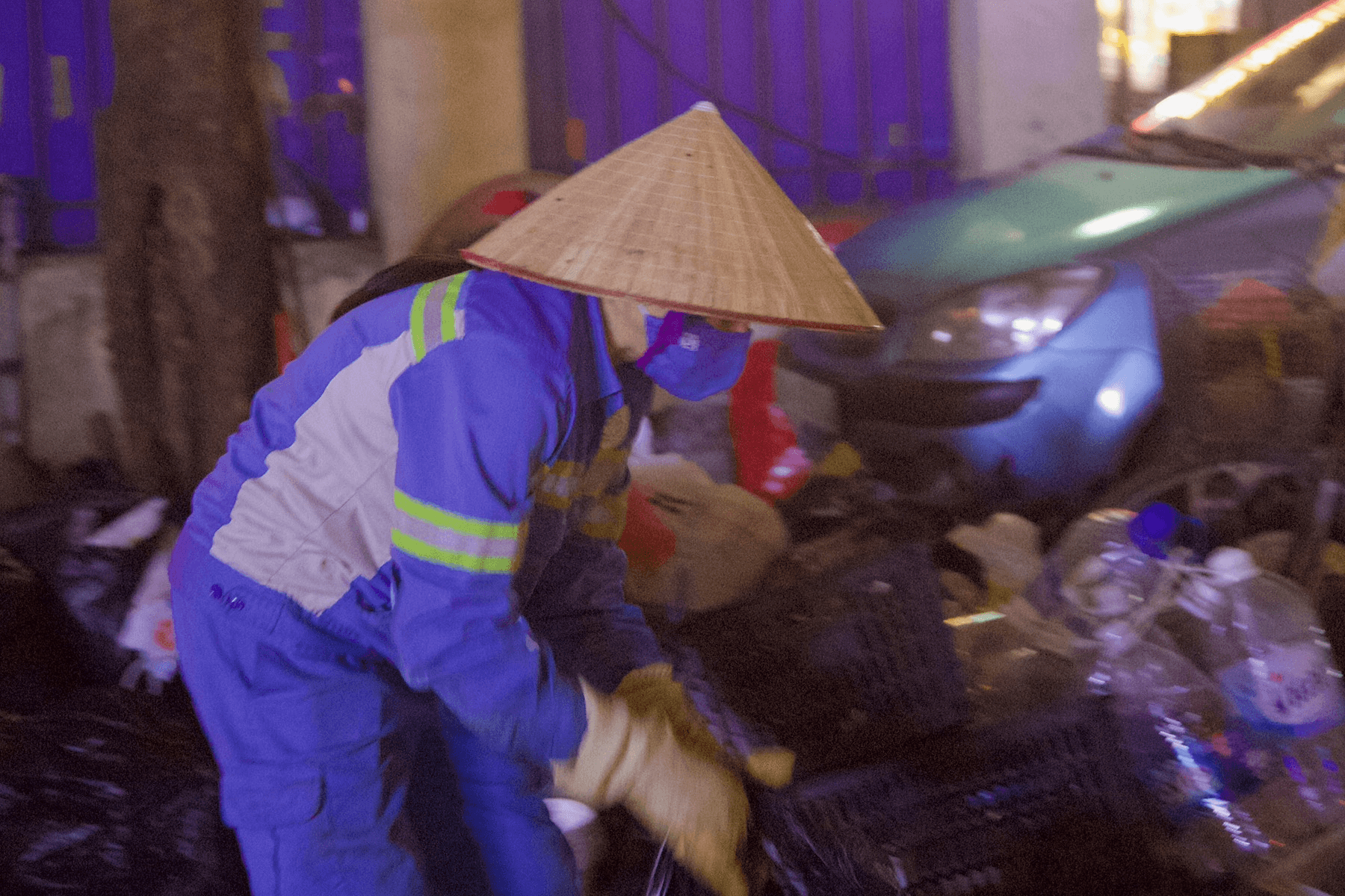 30 Tết của những công nhân làm đẹp cho Thủ đô