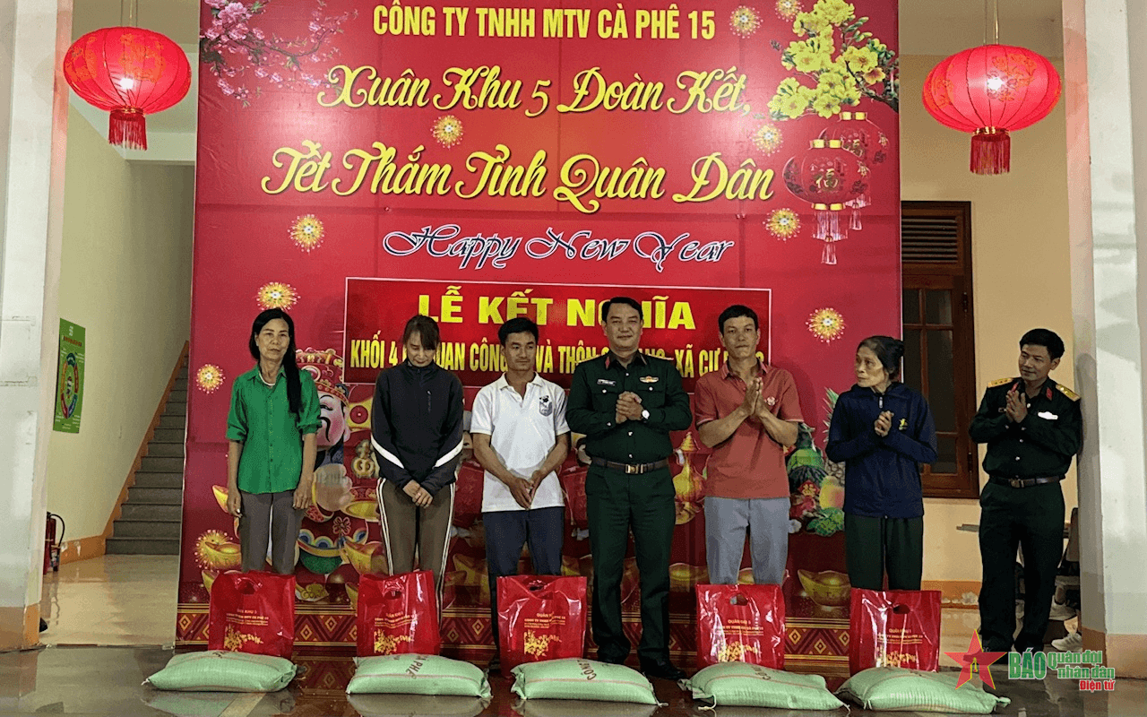 Chương trình “Xuân khu 5 đoàn kết – Tết thắm tình quân dân”