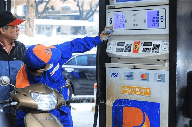 Giá xăng sẽ được điều chỉnh vào ngày 29 Tết Nguyên đán Giáp Thìn